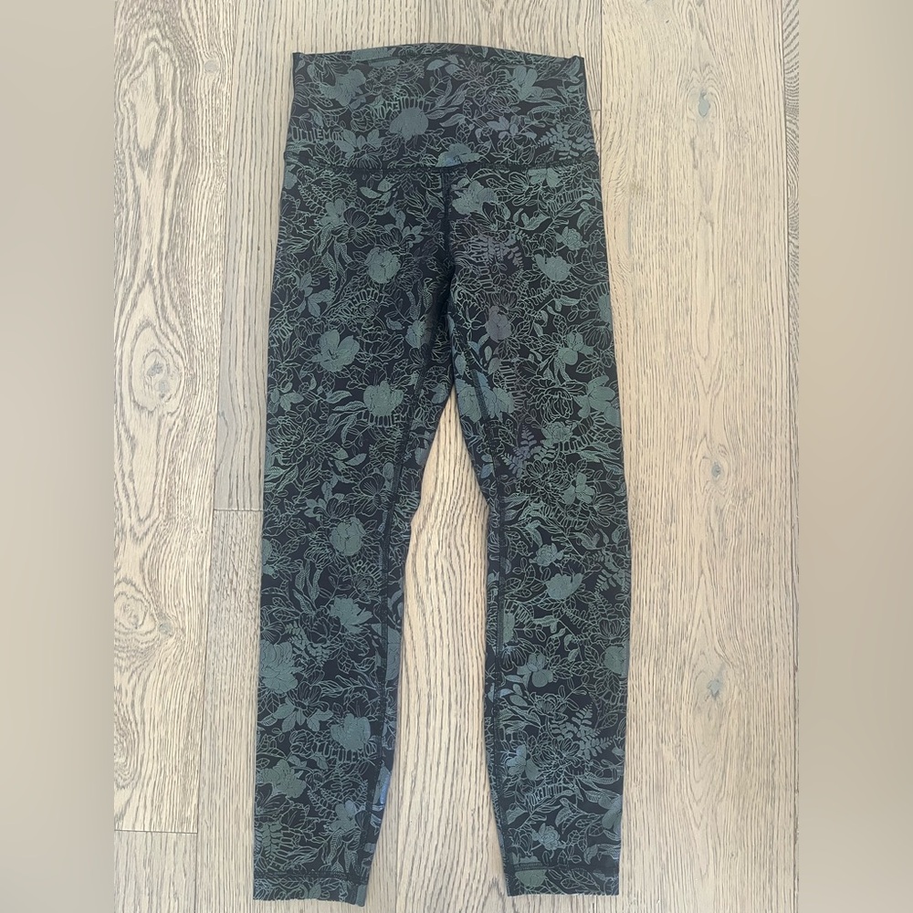 lululemon athletica wunder train legging 25” Black and Green Floral